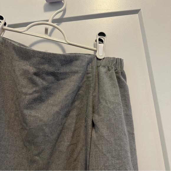 Aritzia Babaton Malik Blouse Top Grey Off The Shoulder Size Small Women’s - Picture 8 of 14